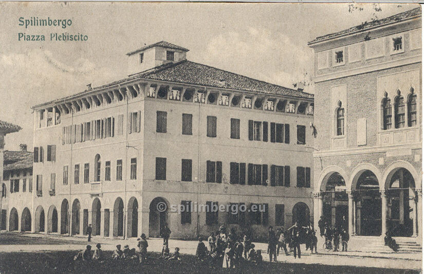 Spilimbergo, Piazza Plebiscito 1900 II.jpg